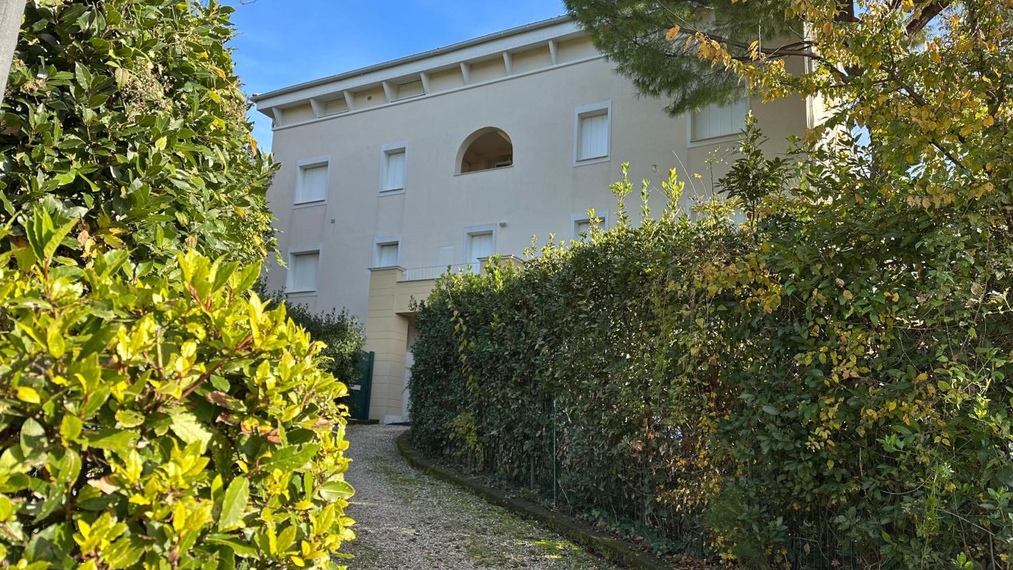 N185 - Numana, Meraviglioso Trilocale Con Terrazzo E Piscina 외부 사진